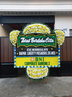 Papan Bunga Duka di Sukamenanti