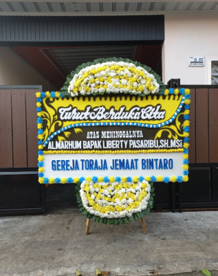 Papan Bunga Duka di Sukamenanti